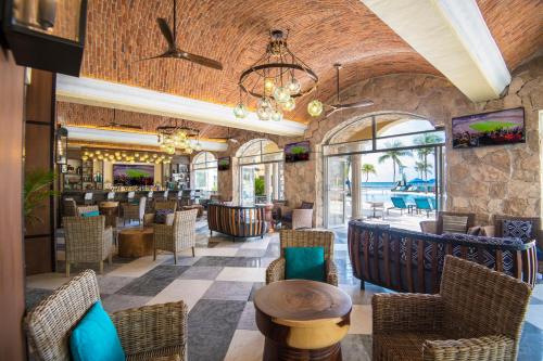 A área de bar ou lounge em Wyndham Alltra Playa del Carmen Adults Only All Inclusive