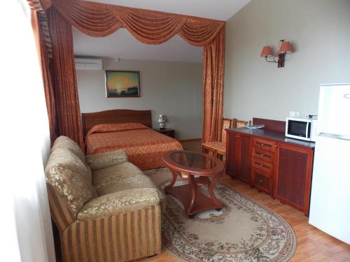 A seating area at Turmalin guest rooms