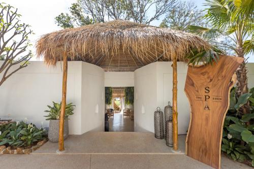 Taman di luar Eden Beach Khaolak Resort and Spa A Lopesan Collection Hotel - SHA Extra Plus