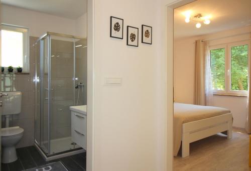Apartment Lorena with pool