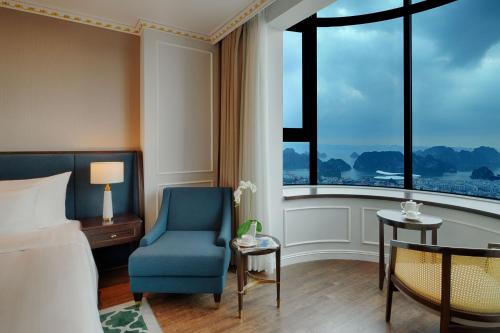Гостиная зона в FLC Halong Bay Golf Club & Luxury Resort