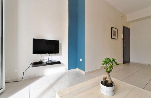 Courtyard Apt - Central Athens