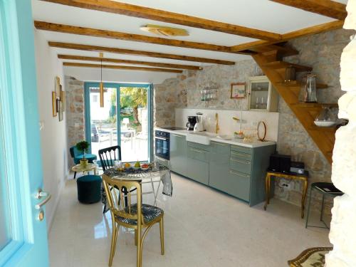 bezauberndes Steinhaus mit Garten in der Altstadt von Rovinj