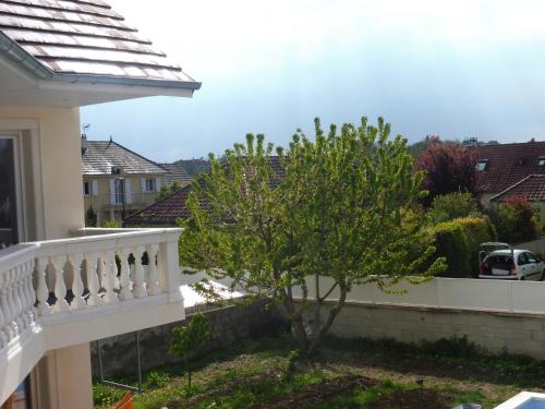 Κήπος έξω από το 4 Chambres meublées et un seul studio avec petite cuisine