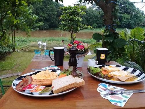 Mad på hotellet eller i nærheden