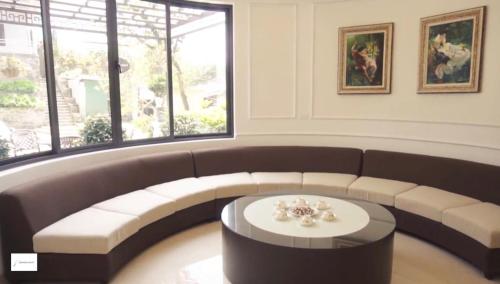Χώρος καθιστικού στο PARADISE HOTEL