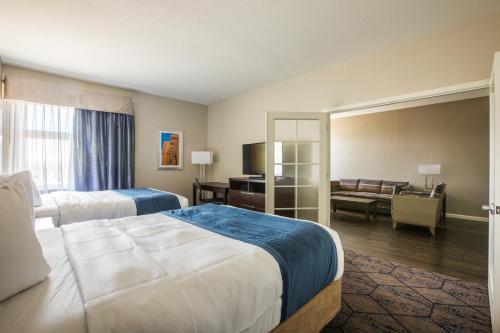 Cama o camas de una habitación en Baymont by Wyndham Albuquerque Airport