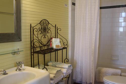 Ένα μπάνιο στο Beachview Inn and Spa