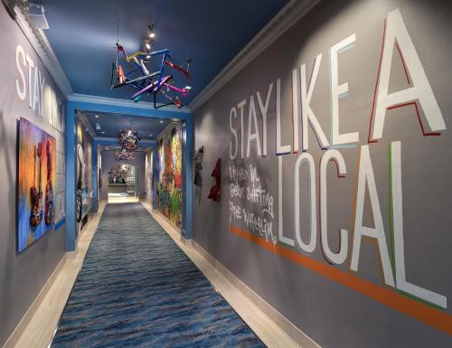 Hotel Versey Chicago Lincoln Park Image