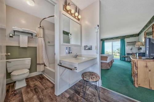 Een badkamer bij Walker River Lodge