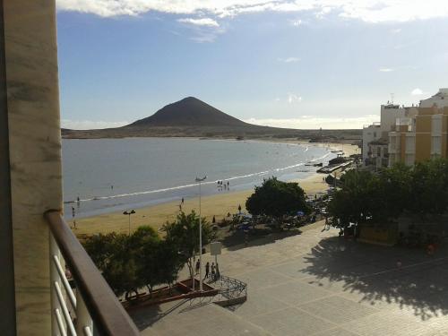 Fotografia z galérie ubytovania Lovely flat with sea-view, 1 minute walk to beach v destinácii El Médano