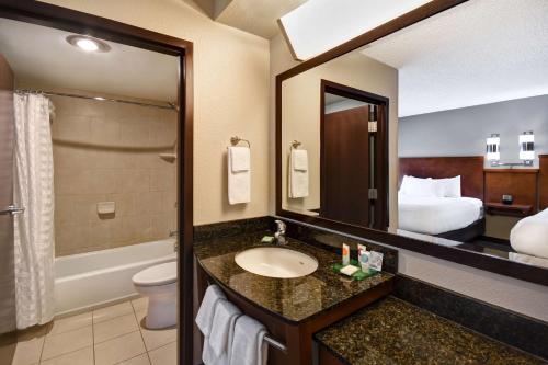 Koupelna v ubytování Hyatt Place Phoenix Gilbert
