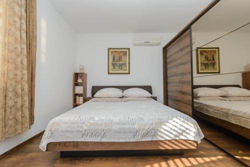 apartment by the sea and beach with roof terrace