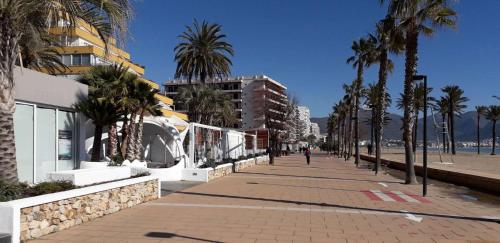 Appartement proche mer avec piscine Rosas