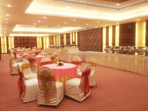 Εστιατόριο ή άλλο μέρος για φαγητό στο The Byke Suraj Plaza Pure Veg, Thane