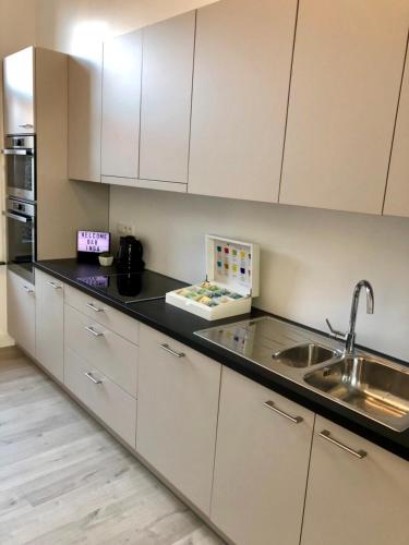 Una cocina o cocineta en Inga