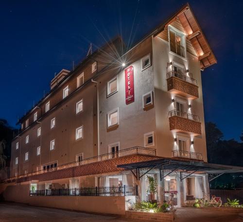 Hotel Fioreze Primo - 800m da Rua Coberta — Property building