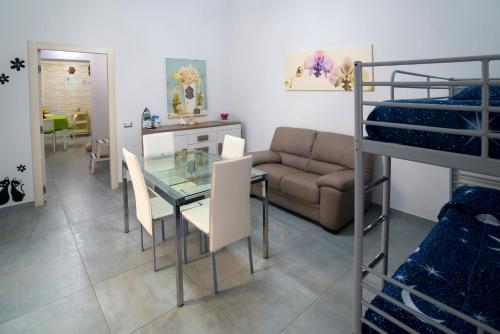 Bunk bed o mga bunk bed sa kuwarto sa Casa vacanza Alla marina - Cetara