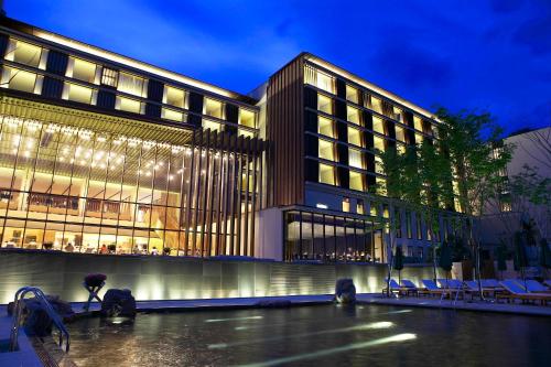 สระว่ายน้ำที่อยู่ใกล้ ๆ หรือใน Hotel Royal Chiao Hsi Renovated in June 2024