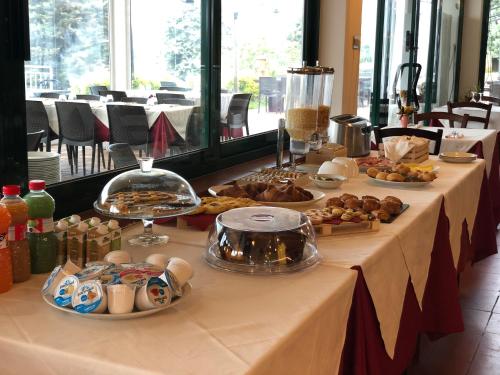 Jídlo v hotelu nebo okolí