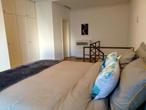 Nice duplex apartment with free pool and garage