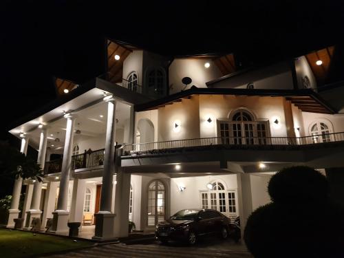 Edificio en el que se encuentra la habitación en casa particular