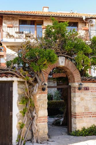 Photo de la galerie de l'établissement Kirios Hotel, à Nessebar