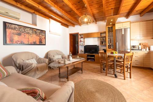 Madalena's Summer House
