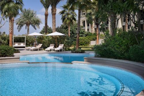 The swimming pool at or close to Palazzo Versace Dubai