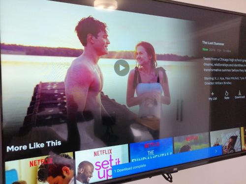 Hillsview, Roodepoortにあるテレビまたはエンターテインメントセンター