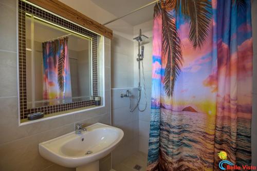 Ένα μπάνιο στο Bella Vista Apartments 