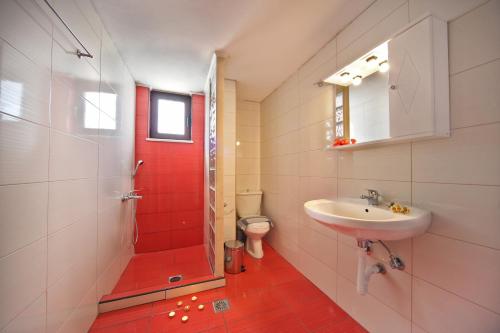 Kylpyhuone majoituspaikassa Sfakia Thea Apartments