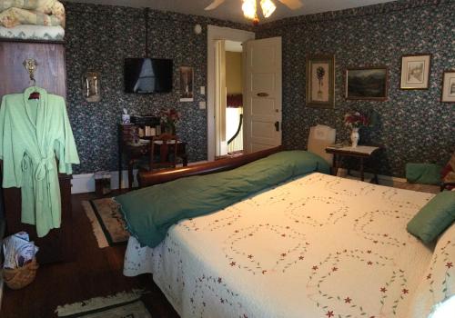 Manheim Manor Bed & Breakfast – Photos 3
