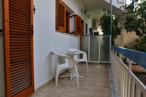 Μπαλκόνι ή βεράντα στο Seaview -2 Space - selfcatering Apartment - Helen No 5