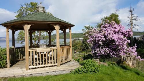 Un jardín fuera de Bruach Lodge