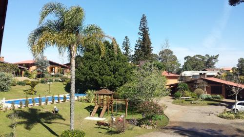 Taman di luar Hotel Canto Verde