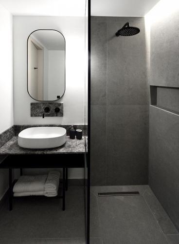 Roomore Apartmentsにあるバスルーム