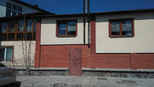Gallery image of Uyutny Dvorik Guest House in Alushta