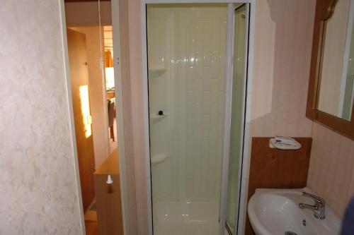 Et badeværelse på Domki na półwyspie Kal