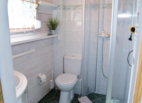 A bathroom at Ferienhaus am Kamskefliess