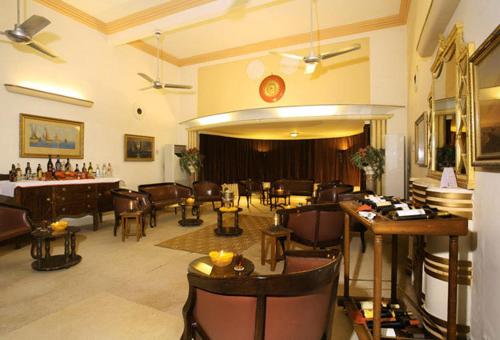 ห้องอาหารหรือที่รับประทานอาหารของ Karni Bhawan Palace - Heritageby HRH Group of Hotels