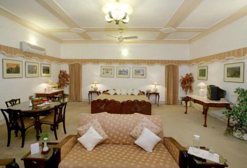 Ресторант или друго място за хранене в Karni Bhawan Palace - Heritageby HRH Group of Hotels