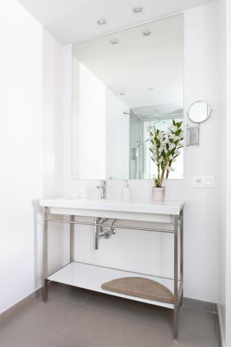 Foto Rooms & Suites Loft 2H - Central Arrecife, Lanzarote - Free Parking 3
