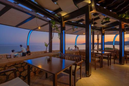 
A restaurant or other place to eat at Al Mare Villas
