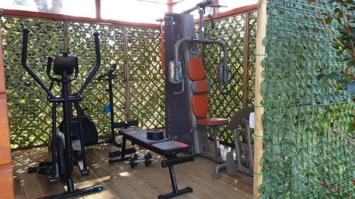 The fitness centre and/or fitness facilities at Villa Edda Heated Pool