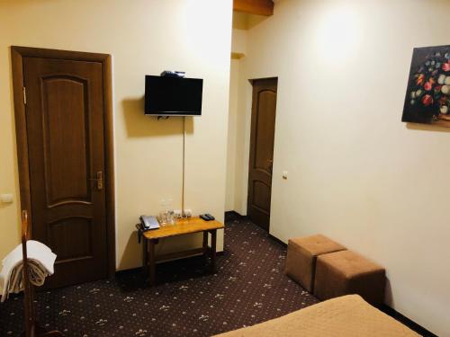 Μια τηλεόραση ή/και κέντρο ψυχαγωγίας στο Hotel Zorepad