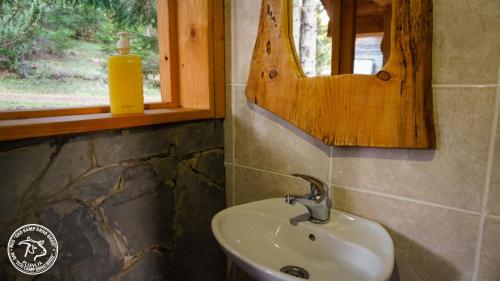 A bathroom at Eco Camp Drno Brdo
