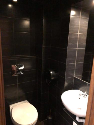 Ένα μπάνιο στο Hotel Zorepad