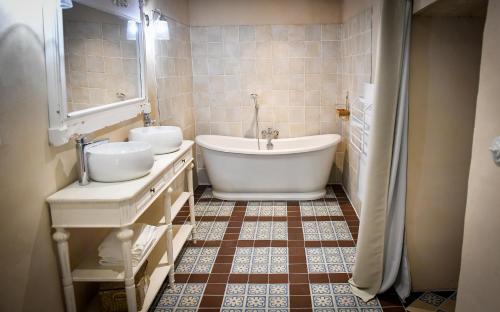 Ванная комната в Château de la Grand'cour