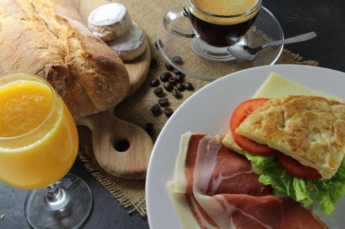 Еда / где поесть недалеко от гостевого дома